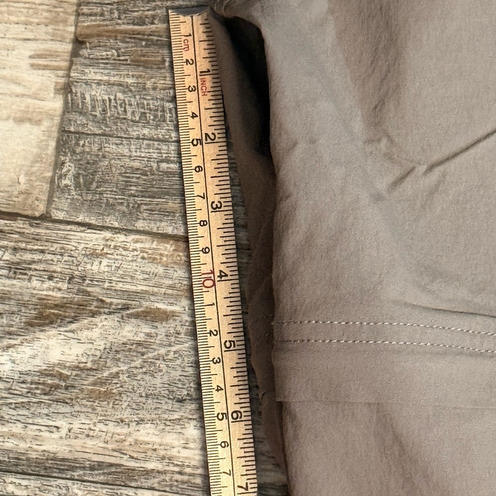 The North Face Women’s Tan Convertible Cargo Pants Size 14 - Picture 10 of 12